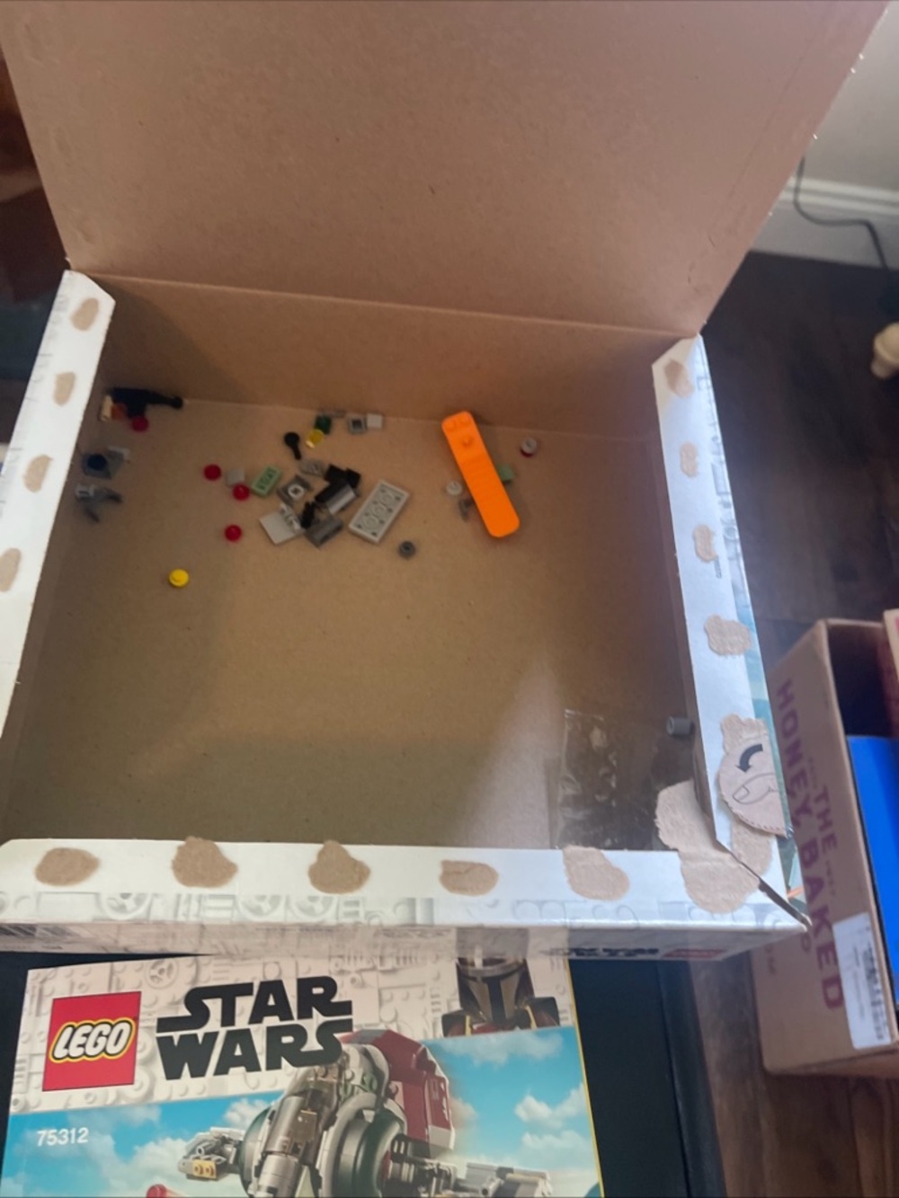 LEGO Star Wars: Boba Fett's Starship (75312) - Picture 7 of 11
